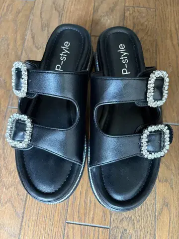 P-style 비쥬가 달린 블랙 통굽 샌들 L 사이즈