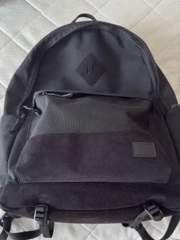 UNTRACK 블랙 백팩 새상품급