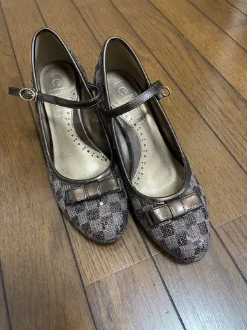 신데렐라 앵클 스트랩 펌프스