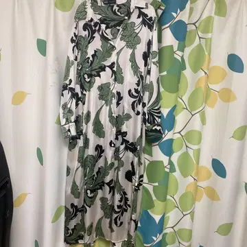 ZARA 플로럴 패턴 롱 셔츠 원피스 L 새틴 소재 자라
