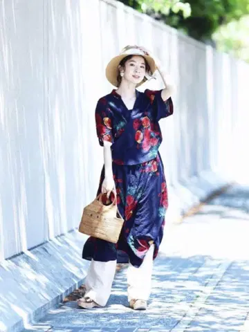 cawaii french pave 네이비와 수채화 꽃 카슈쿨 원피스