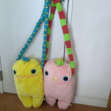 모케케 숄더백 2점
