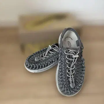 KEEN UNEEK 여성용 23cm