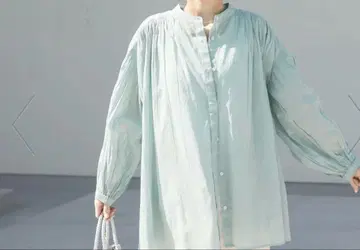 민트 그린 긴팔 셔츠 벌룬 슬리브