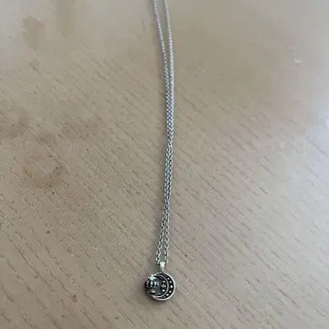 저스틴 데이비스 목걸이