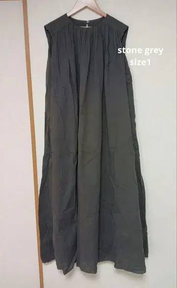 GREYCHORD SELINA 슬리브리스 롱 기장 드레스