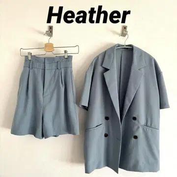 Heather 라이트 블루 셋업 자켓과 숏 팬츠