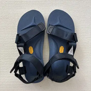 SUICOKE 스이코크 네이비 스포츠 샌들 비브람 밑창