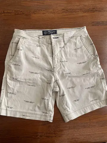 AMERICAN EAGLE 베이지 스트라이프 숏팬츠