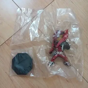 가면라이더풍 피규어 빨간색 미개봉 스탠드 포함
