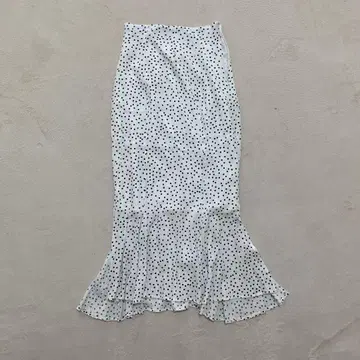 도트 무늬 플레어 밑단 타이트 스커트