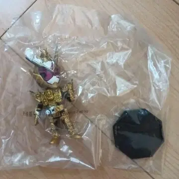 가면라이더 피규어 골드 컬러 블랙
