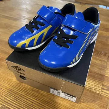 새상품급 엄브로 umbro 축구화 파랑/금 16cm