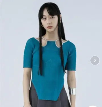 Ezick 2way code neck 이리브 배색 니트 반팔