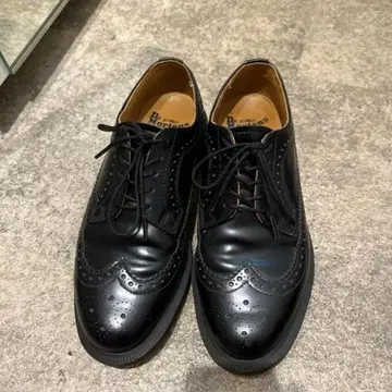 닥터마틴 UK6 약 26cm CORE 3989 BROUGUESHOE