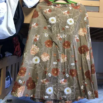 꽃무늬 플레어 스커트