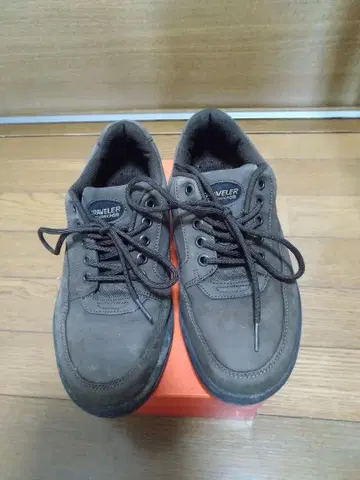 G.T HAWKINS TRAVELER 브라운 스니커즈