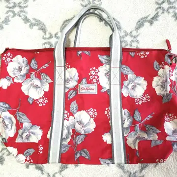 Cath Kidston 빨간색 꽃무늬 보스턴 백 미사용