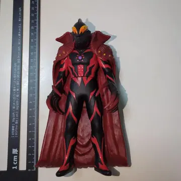 중고 소프트 비닐 카이저 베리얼 망토 포함 19cm