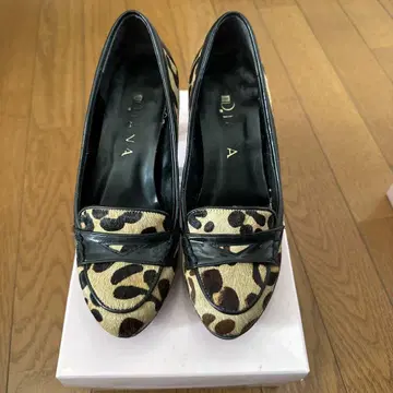 레오파드 무늬 하이힐 펌프스