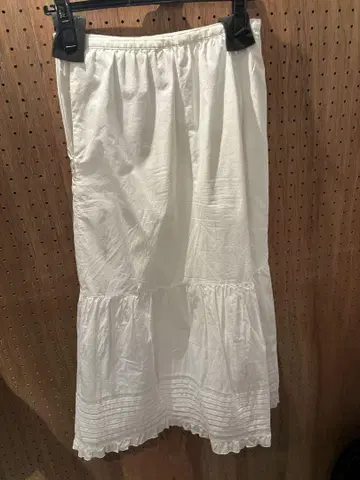 gypsohila 집소필리아 머메이드 핀턱 스커트 White