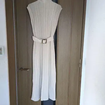 리브 슬리브리스 원피스 벨트 포함 프리 사이즈