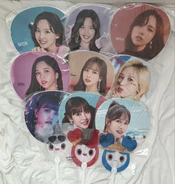 TWICE 부채 묶음 판매