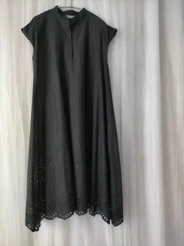미사용 새상품 DAMA collection 블랙 슬리브리스 롱 원피스