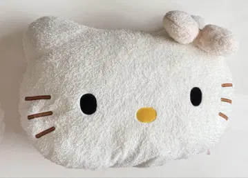 헬로키티 쿠션