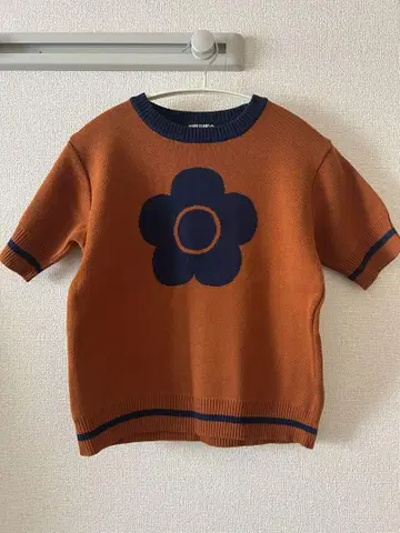 MARY QUANT 플라워 무늬 반팔 니트
