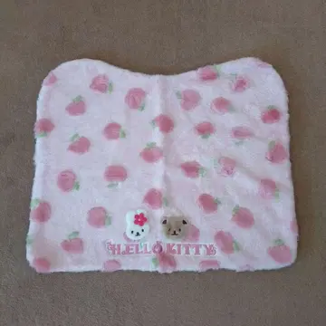 Sanrio 헬로키티 딸기 무늬 화장실 매트