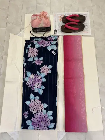 수국 무늬 유카타, 오비, 일본 나막신, 백 세트