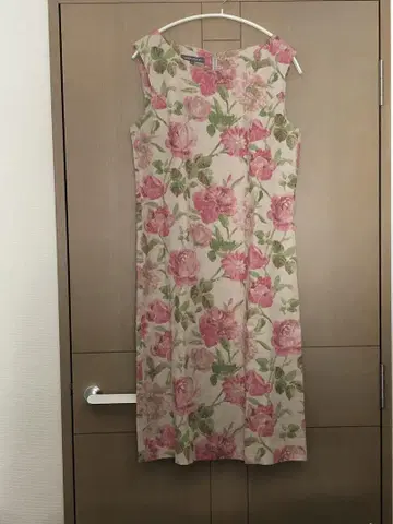 LAURA ASHLEY 꽃무늬 슬리브리스 원피스 11 미사용에 가까운
