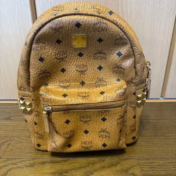 MCM 가죽 백팩 스터드 장식