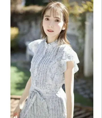 토코 클로젯 라인 플라워 프릴 소매 맥시 길이 원피스 화이트