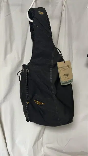 KEEN 블랙 숄더백