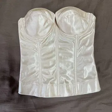 베이지 브라이덜 이너 C65  fonds de robes