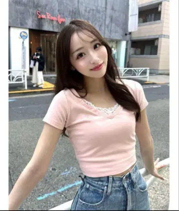 Darich 다리치 레이스 V 넥 크롭 티셔츠