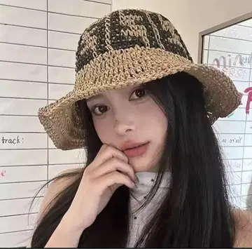 F 밀짚모자