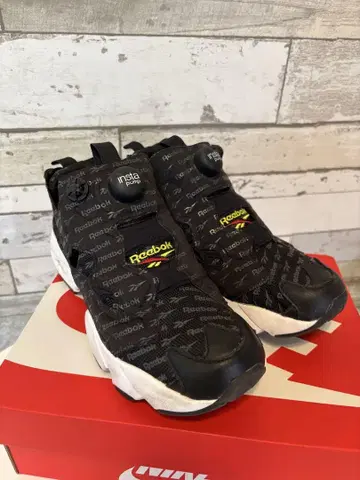 Reebok 인스타펌프 퓨리