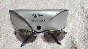 레이밴 TITANIUM RB8020