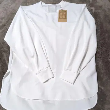 BEARDSLEY T 블라우스