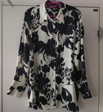 ZARA 새틴 원단 모노톤 보태니컬 무늬 긴팔 셔츠 블라우스