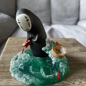 천과 천희, 얼굴 없는 물건