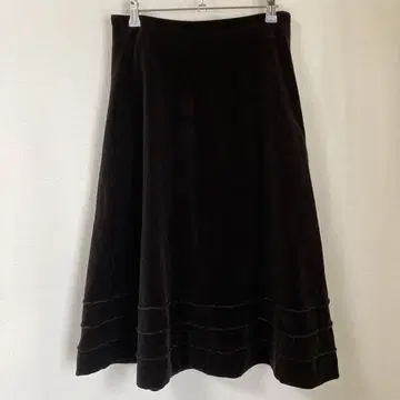 BAROQUE 다크 브라운 벨벳 플레어 스커트