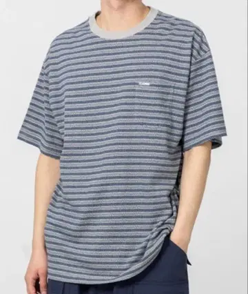 X-LARGE STANDARD LOGO STRIPE POCKET TEE