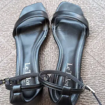 Le Talon 블랙 샌들 스트랩