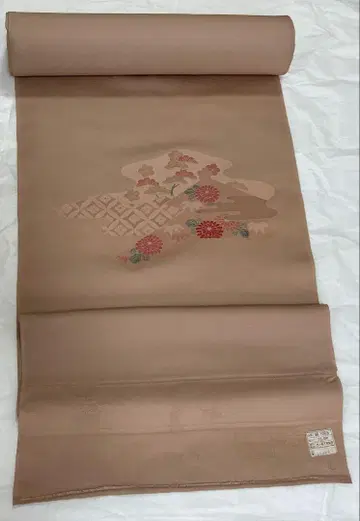 화이트 매실 옷감 기모노