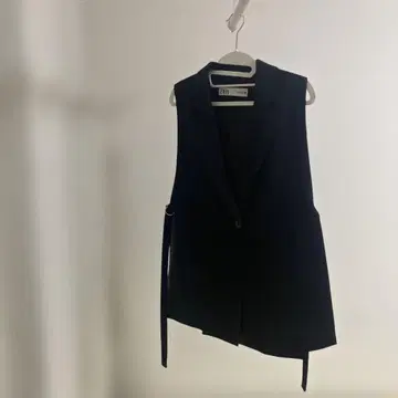 ZARA 블랙 베스트