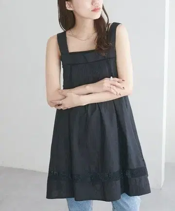 Discoat 레이스 슬리브리스 튜닉 블랙 완판템